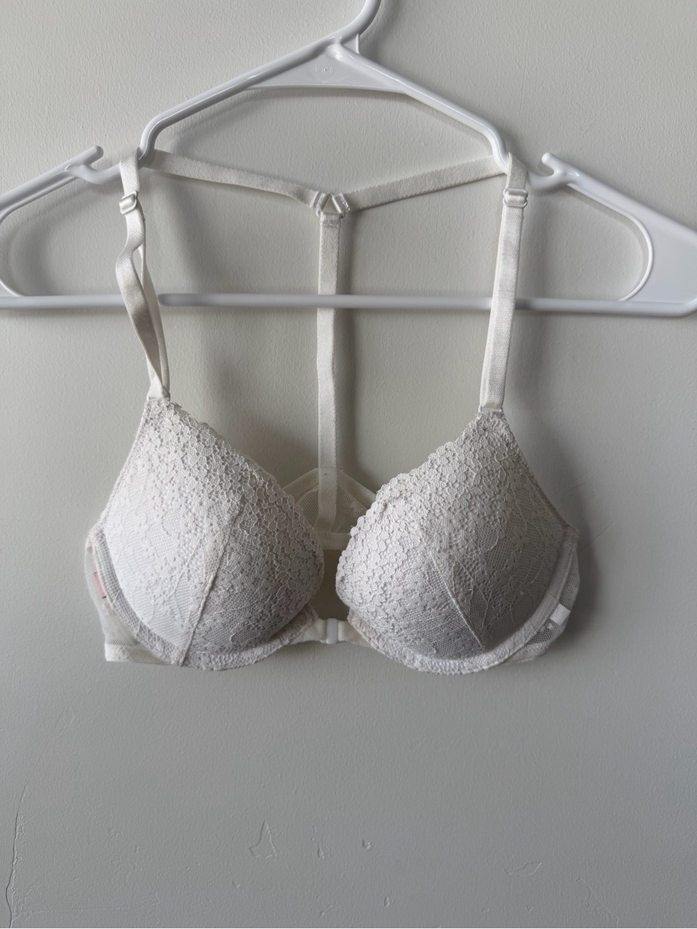 Victoria’s Secret White Lace Racerback Push-Up Bra 34B